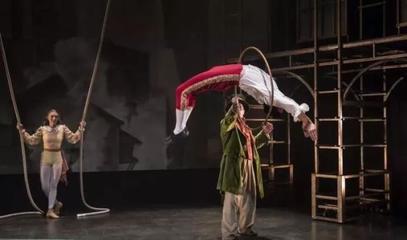 光影編織的舞臺詩篇 舞臺燈光設計的藝術與技術